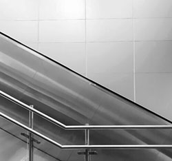 Polished mirror aluminum for elevator handrails