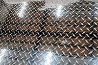 Aluminum diamond plate for trailer floor